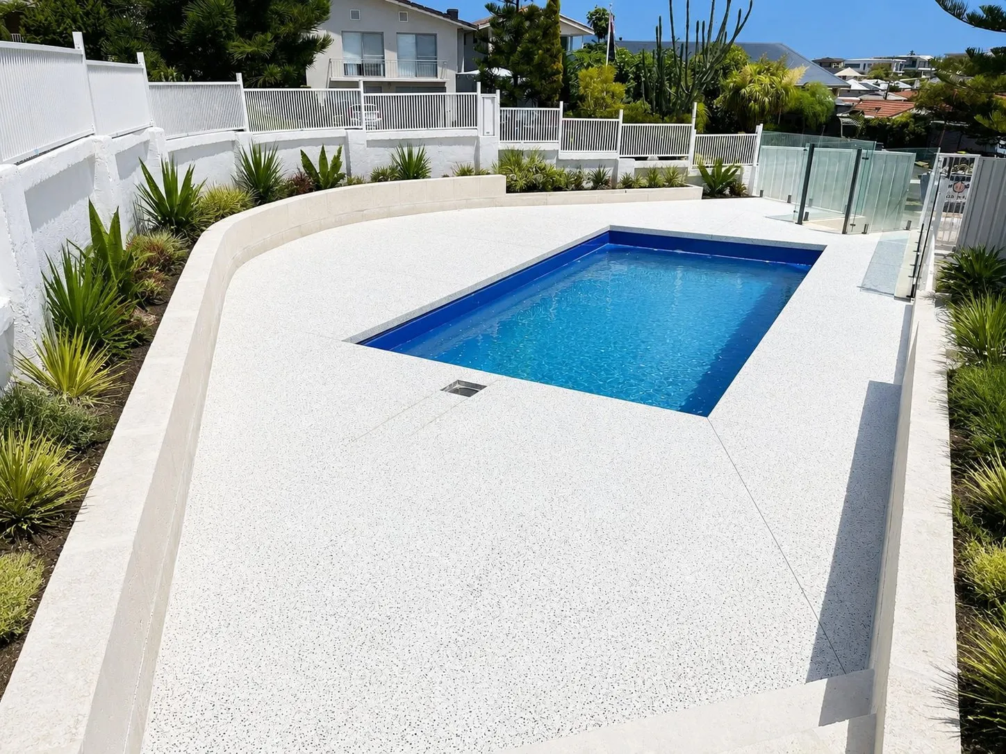 Mont Blanc exposed aggregate pool surround in Marmion by Flow Form